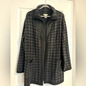 Cute black/grey sweater coat with contrasting black notched collar